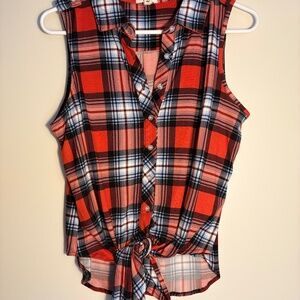 Sleeveless checkered shirt
